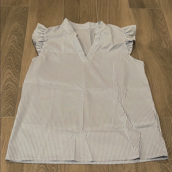 Women’s Striped V-Neck Ruffle Sleeve Top Size M - Picture 1 of 4